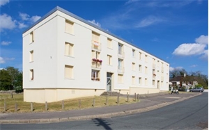 t4 à la location -   18500  MEHUN SUR YEVRE, surface 100 m2 location t4 - UBI482408489